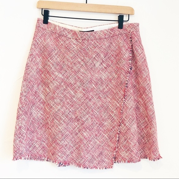 🔥SALE🔥 Banana Republic pink fringe trim faux wrap skirt NWOT - Picture 2 of 8